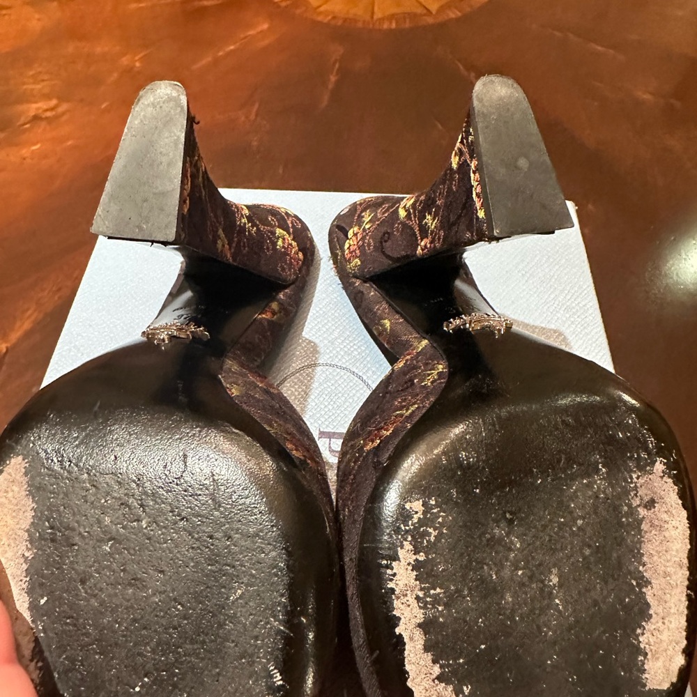 Prada floral silk black brocade mule sandals-size 7.5 - Picture 4 of 5